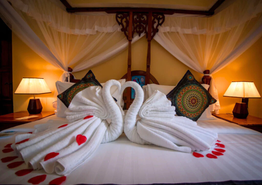 SUNNY PALMS BEACH BUNGALOWS 25