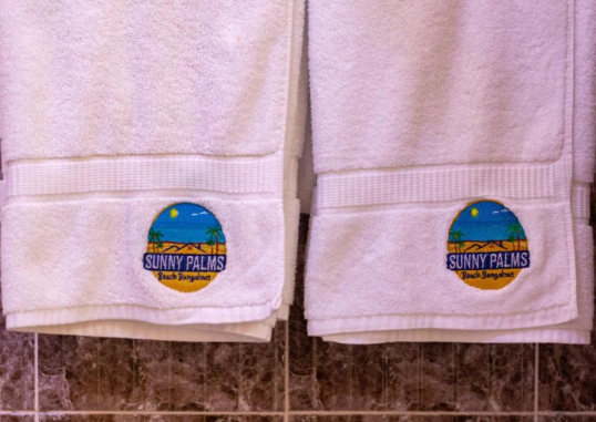 SUNNY PALMS BEACH BUNGALOWS 28