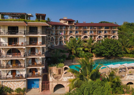 PALUMBO WAVES RESORT 6
