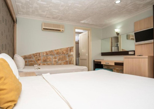 CLUB APERION BEACH 33
