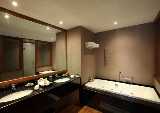 4 dienų pažintinė programa + poilsis 5* THE BLUE WATER RESORT & SPA 27