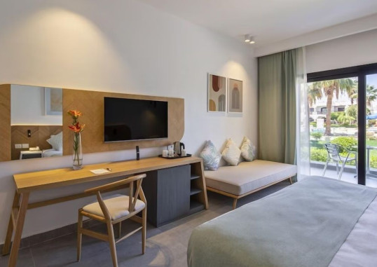 AMPHORAS RESORT 32