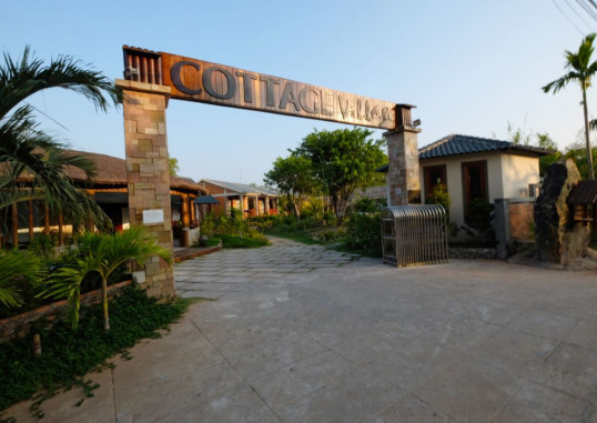 COTTAGE VILLAGE 4