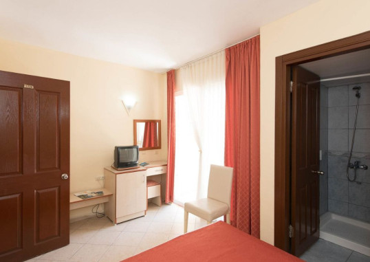 HOTEL GOLDEN SUN 32