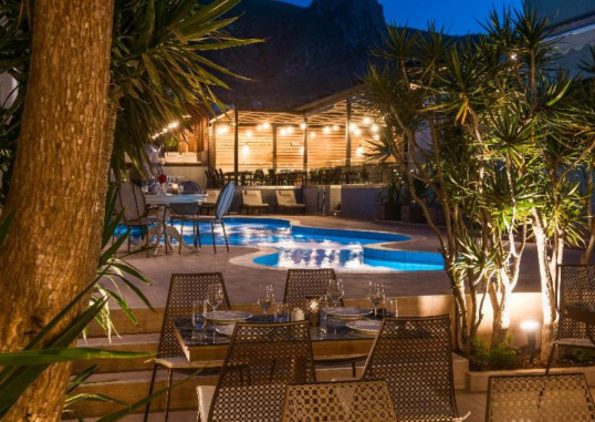 INDIGO INN 27
