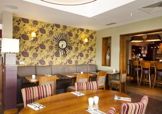 PREMIER INN NEWBRIDGE - EDINBURGH APT 10