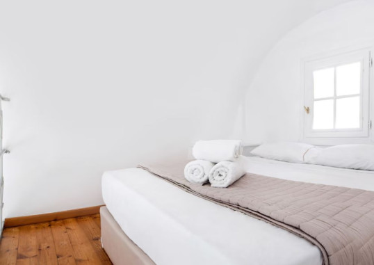 LAVAROCK VILLA 11