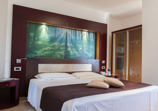 MERCURE OLBIA 32