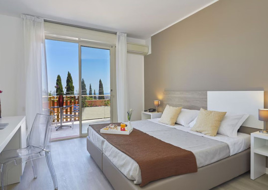 HOTEL BEL 3 30