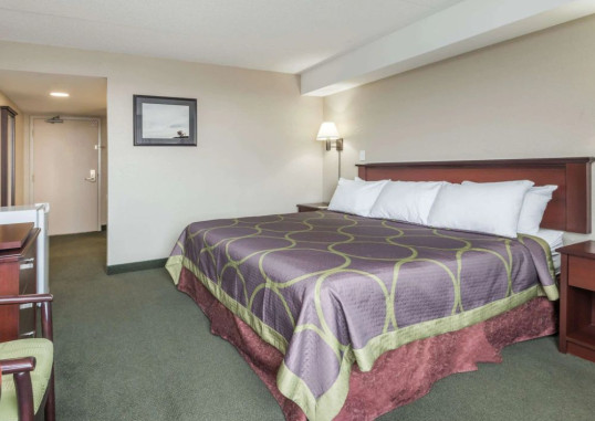 SUPER 8 BY WYNDHAM MISSISSAUGA 5