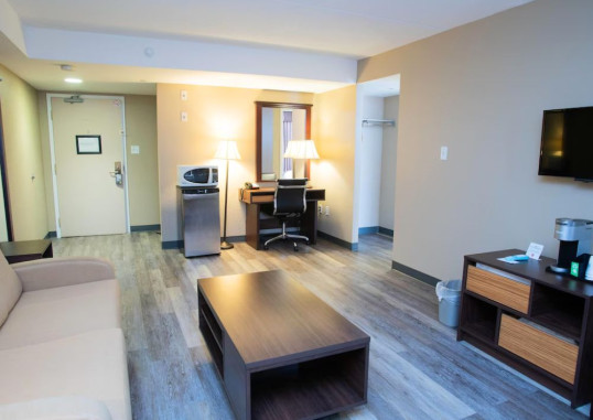 SUPER 8 BY WYNDHAM MISSISSAUGA 7