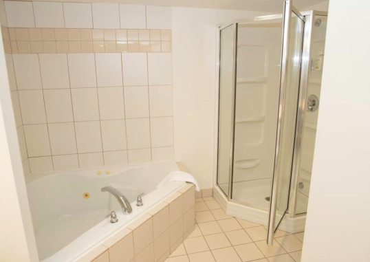 SUPER 8 BY WYNDHAM MISSISSAUGA 16
