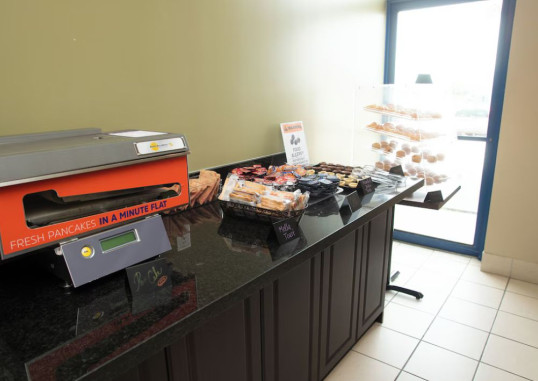 SUPER 8 BY WYNDHAM MISSISSAUGA 18