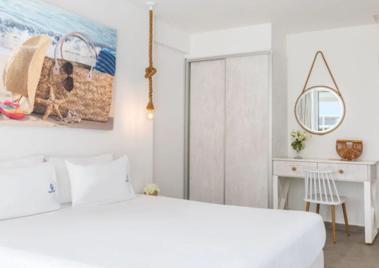 BLUE HARBOUR BOUTIQUE 25
