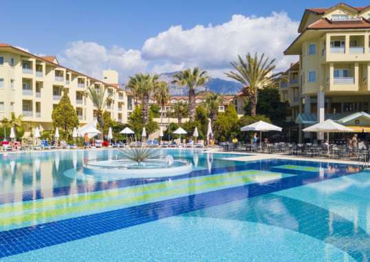 QUEENS PARK LE JARDIN RESORT 3