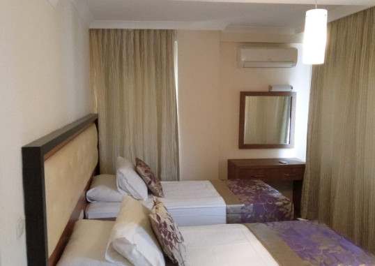 KANDELOR HOTEL 13