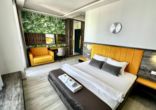 HOTEL DEL MEDIO 29