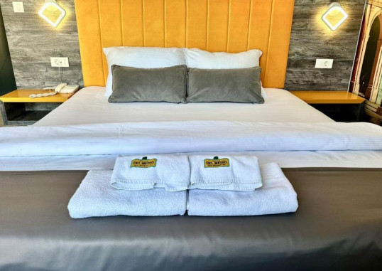 HOTEL DEL MEDIO 32