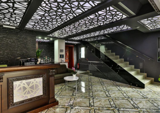 HOTEL PREMIER 7