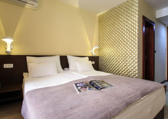 HOTEL PREMIER 20