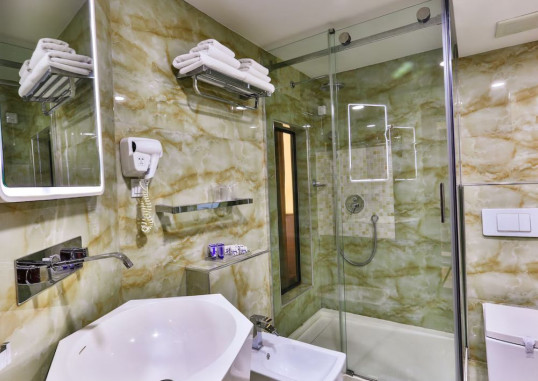HOTEL PREMIER 27