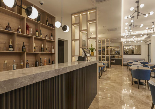 HOTEL MOMENTUM BY AYCON 9