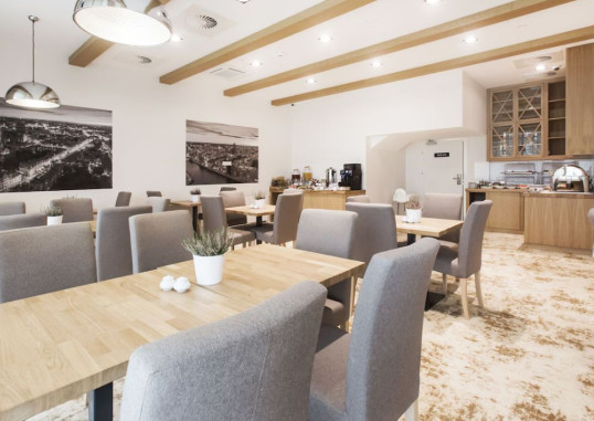 HOTEL PLATAN 5