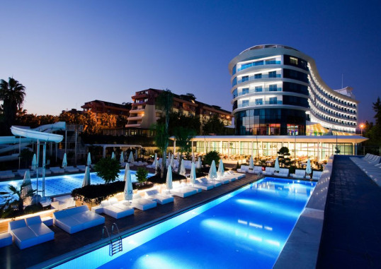 Q PREMIUM RESORT 8