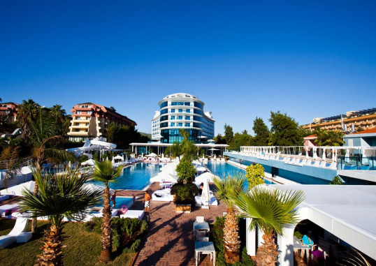Q PREMIUM RESORT 10