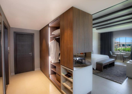 GOLF VILLAS & SUITES 48