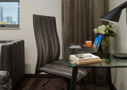RYDGES WORLD SQUARE 19