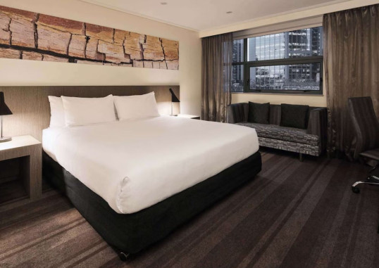 RYDGES WORLD SQUARE 26