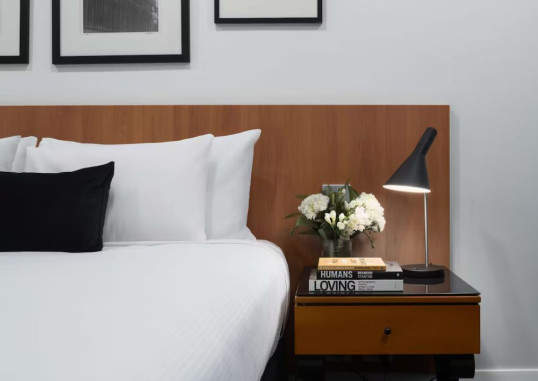 RYDGES WORLD SQUARE 27