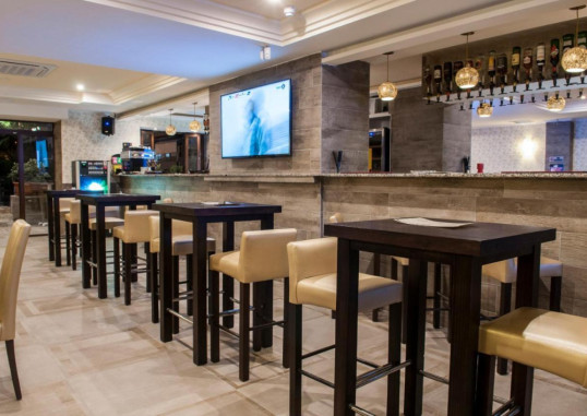 THE EUROCLUB HOTEL 21