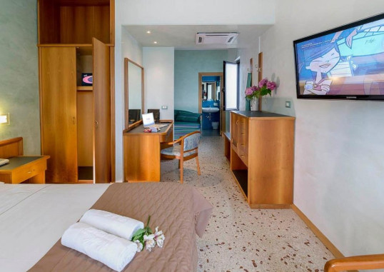 HOTEL MAJA 7