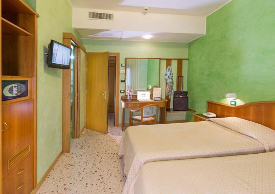 HOTEL MAJA 9