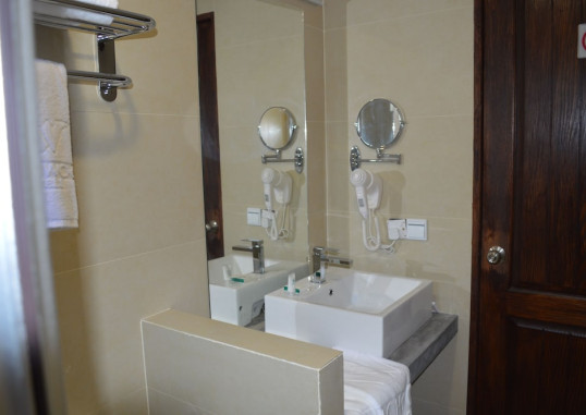 AQUZZ INN AND SPA 15