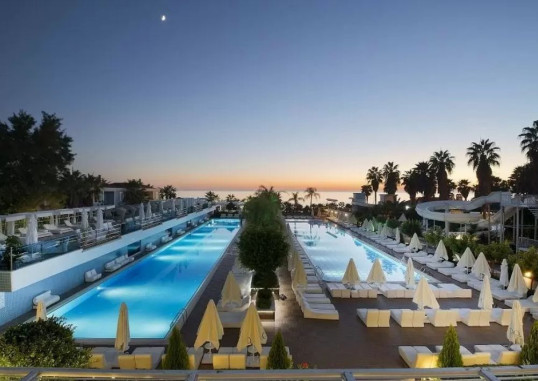 Q PREMIUM RESORT 5
