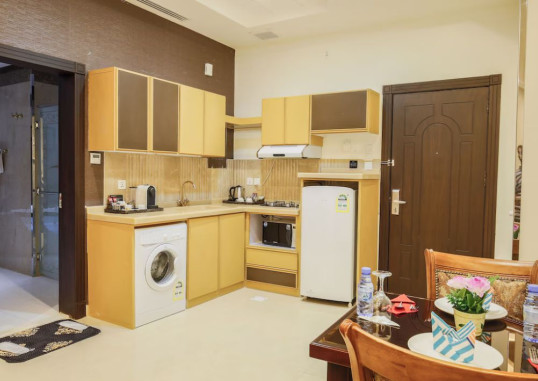 REST NIGHT HOTEL SUITES AL HAMRA 15