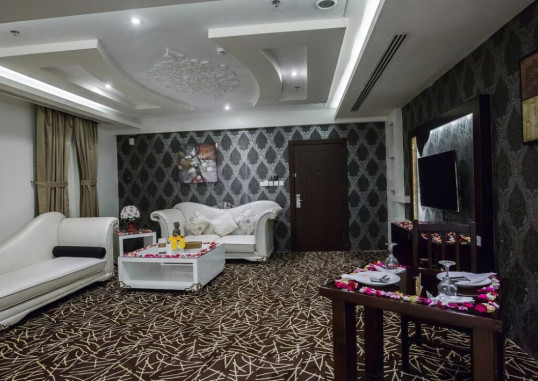 REST NIGHT HOTEL SUITES AL HAMRA 18