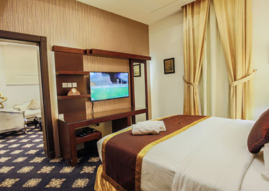 REST NIGHT HOTEL SUITES AL HAMRA 24