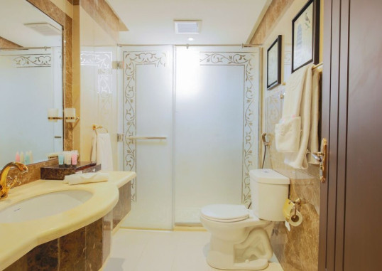 REST NIGHT HOTEL SUITES AL HAMRA 30