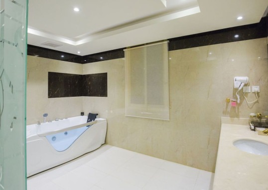 REST NIGHT HOTEL SUITES AL HAMRA 33