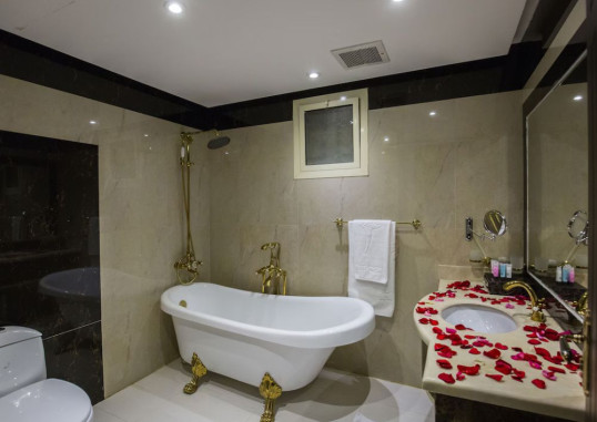 REST NIGHT HOTEL SUITES AL HAMRA 34