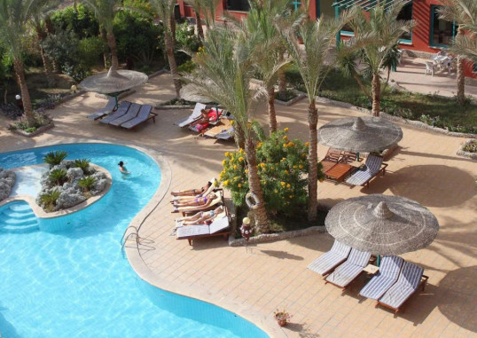 SUN & SEA HOTEL 8