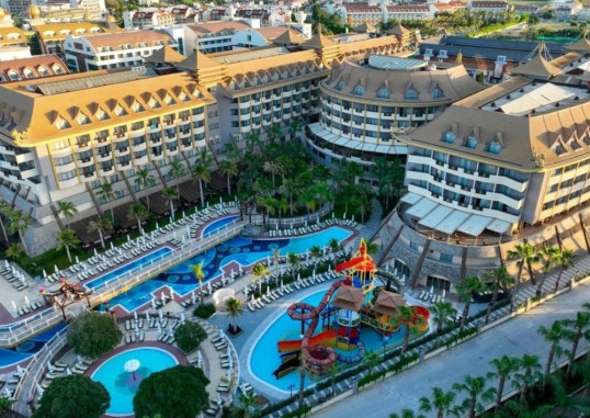 ROYAL DRAGON HOTEL 1