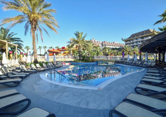 ROYAL DRAGON HOTEL 6