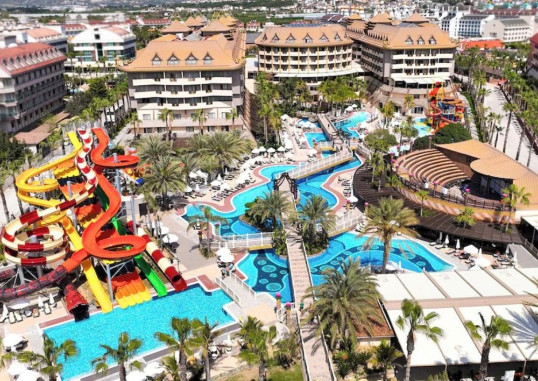 ROYAL DRAGON HOTEL 7