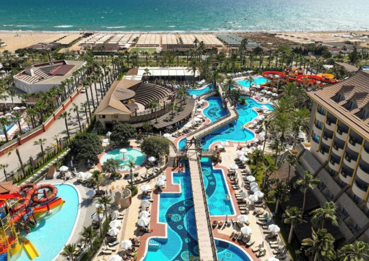 ROYAL DRAGON HOTEL 9