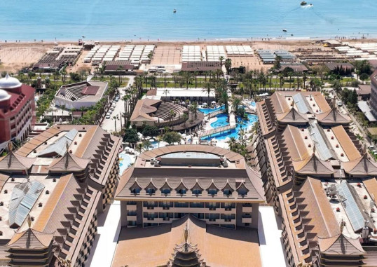 ROYAL DRAGON HOTEL 10
